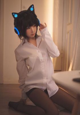 挺进美艳老师雪白翘臀小说_DVD视频大全